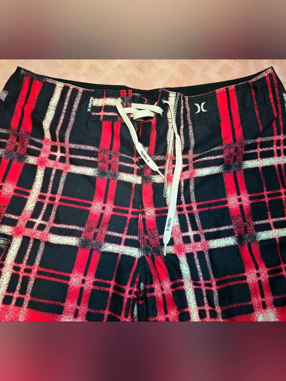 Hurley Plaid Board Shorts Mens Size 32 Red Black & White Y2K Style Trunks